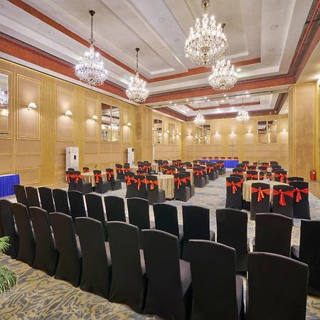 Hotel Hindusthan International, 부바네스 외부 사진