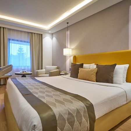 Hotel Hindusthan International, 부바네스 외부 사진