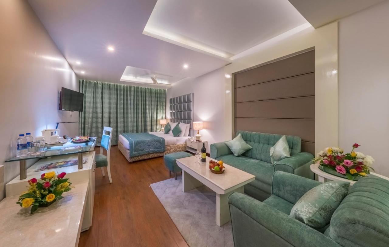 Hotel Hindusthan International, 부바네스 외부 사진