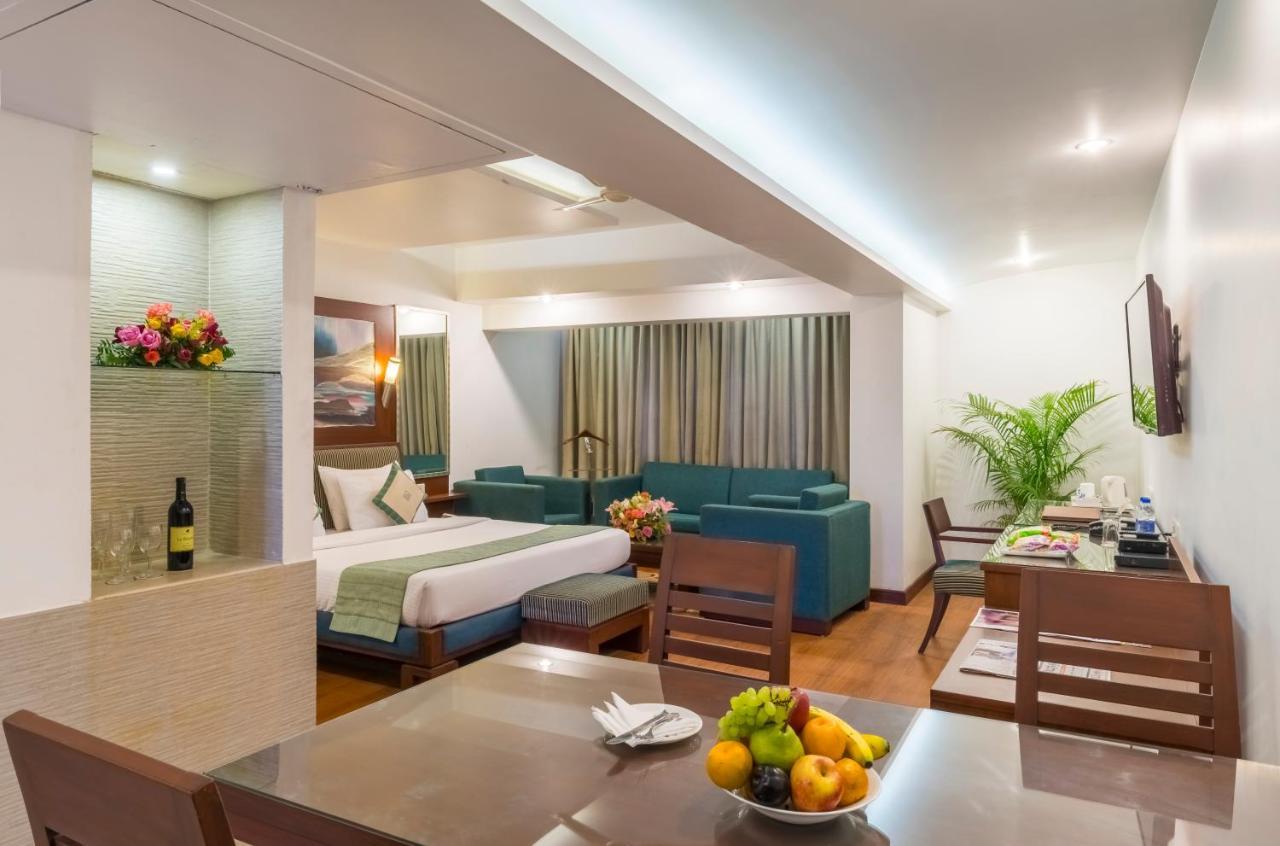 Hotel Hindusthan International, 부바네스 외부 사진