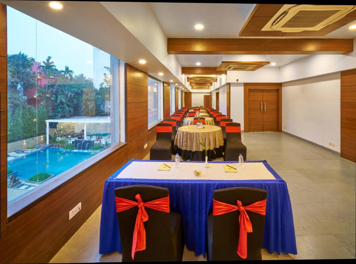 Hotel Hindusthan International, 부바네스 외부 사진