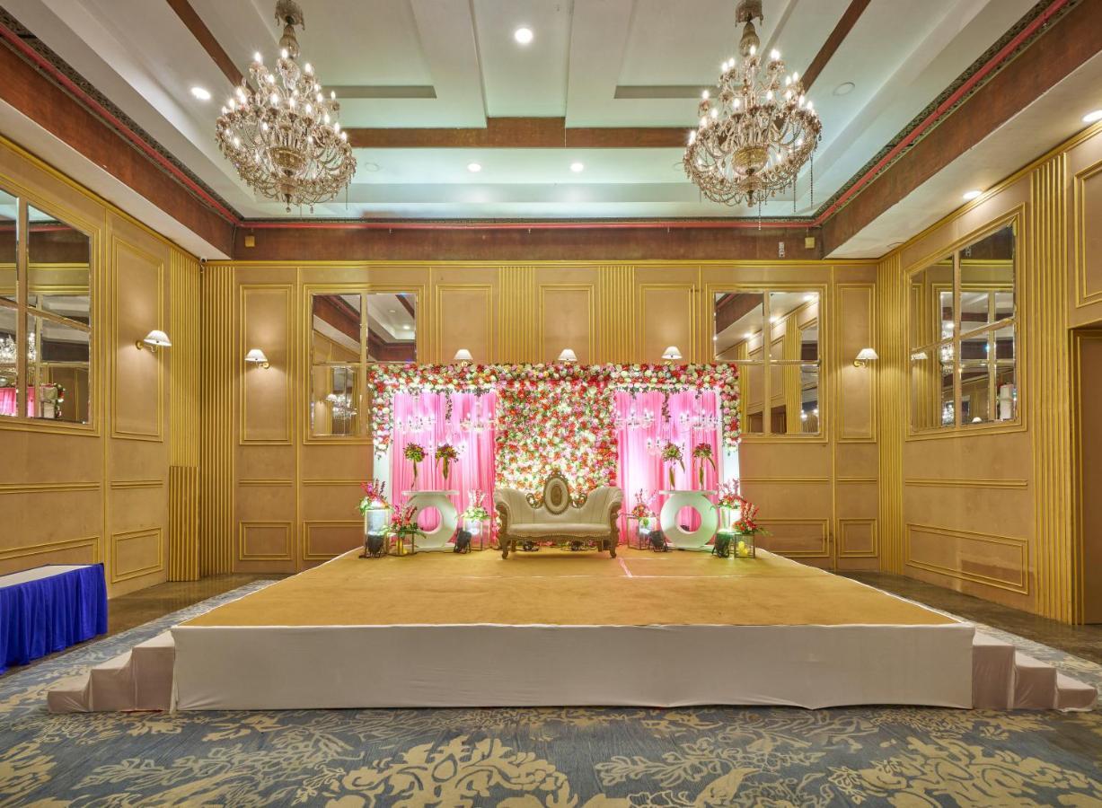 Hotel Hindusthan International, 부바네스 외부 사진