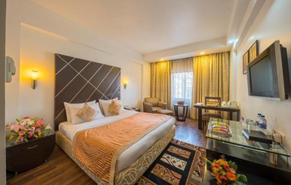 Hotel Hindusthan International, 부바네스 외부 사진