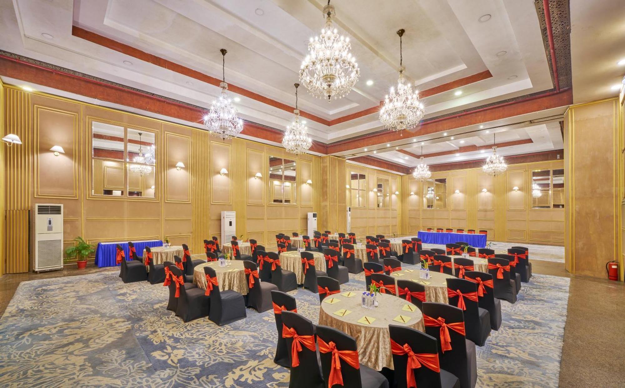 Hotel Hindusthan International, 부바네스 외부 사진