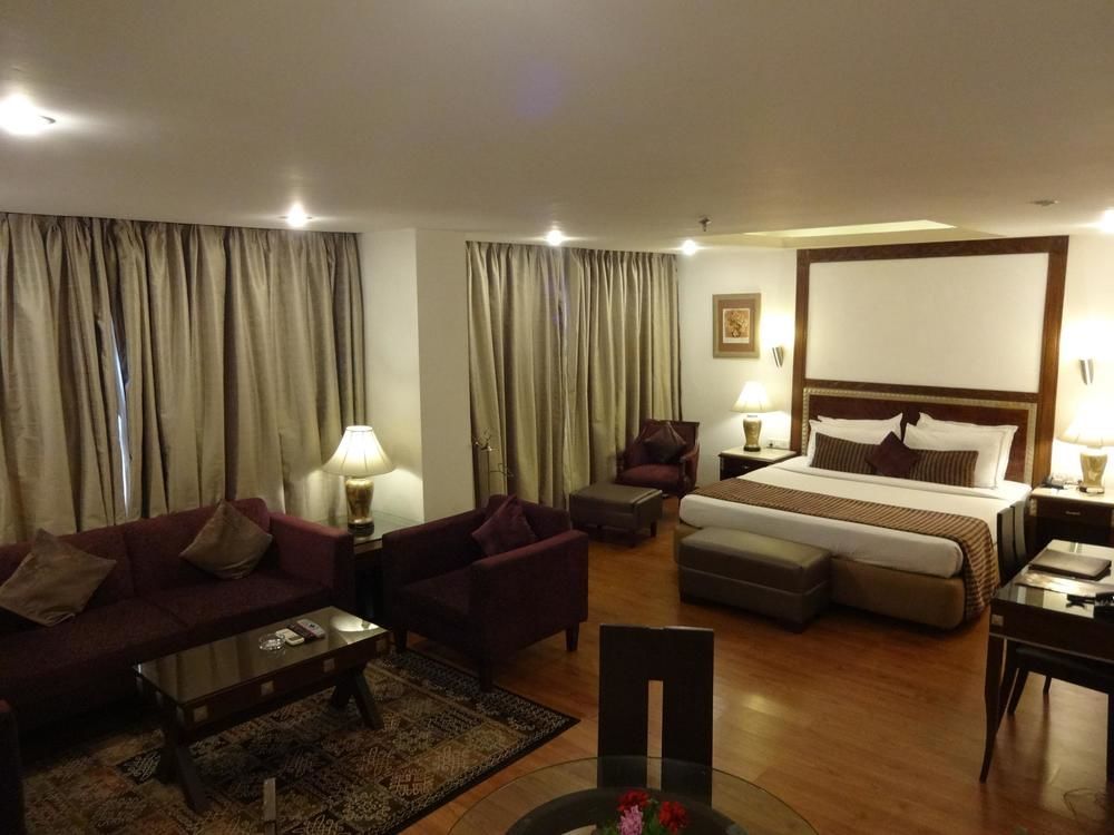 Hotel Hindusthan International, 부바네스 외부 사진