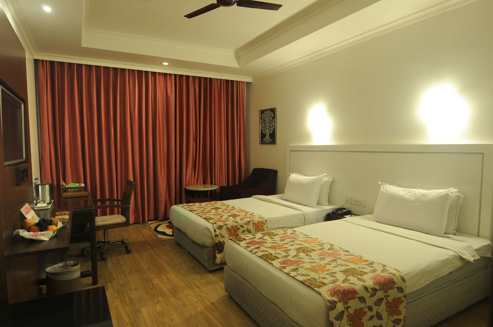 Hotel Hindusthan International, 부바네스 외부 사진