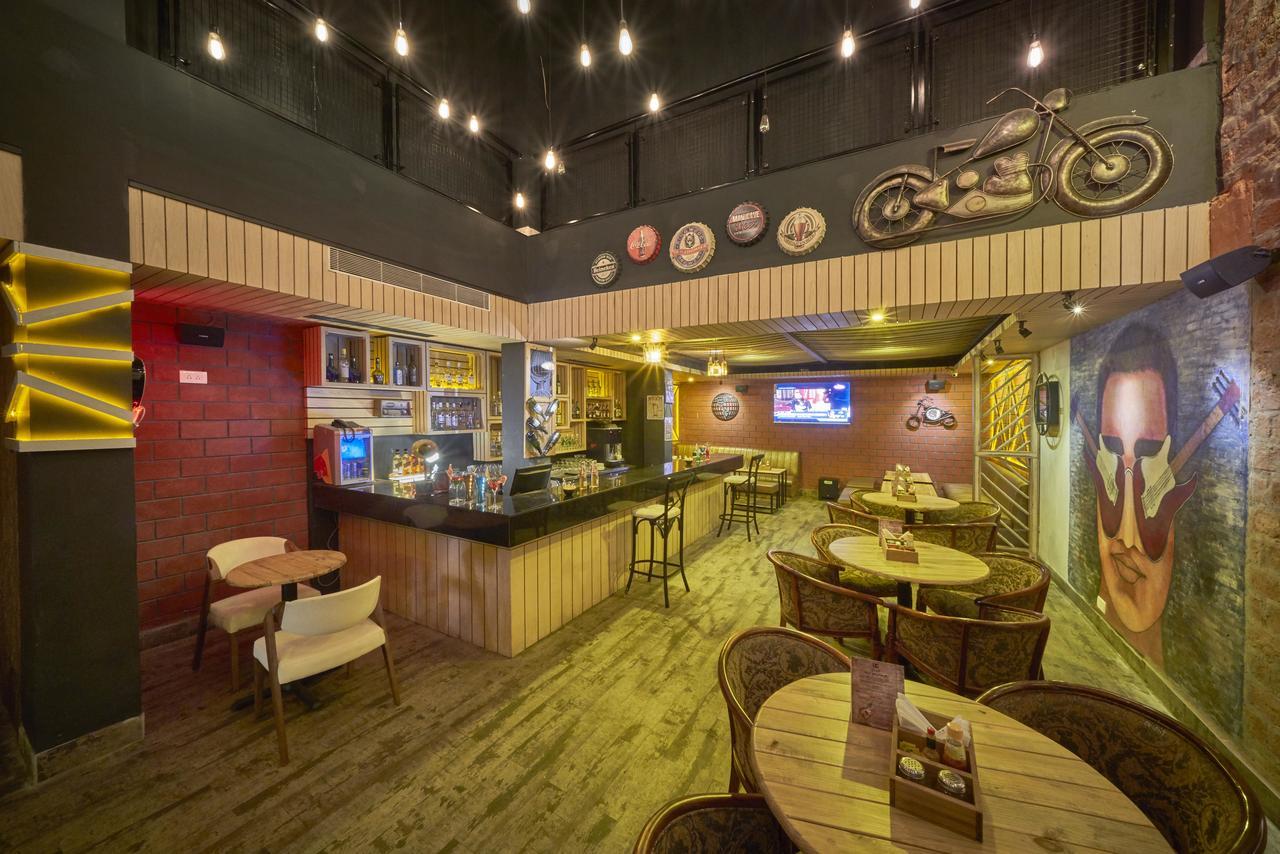 Hotel Hindusthan International, 부바네스 외부 사진