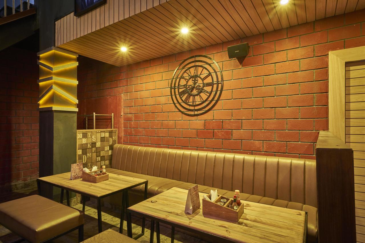Hotel Hindusthan International, 부바네스 외부 사진