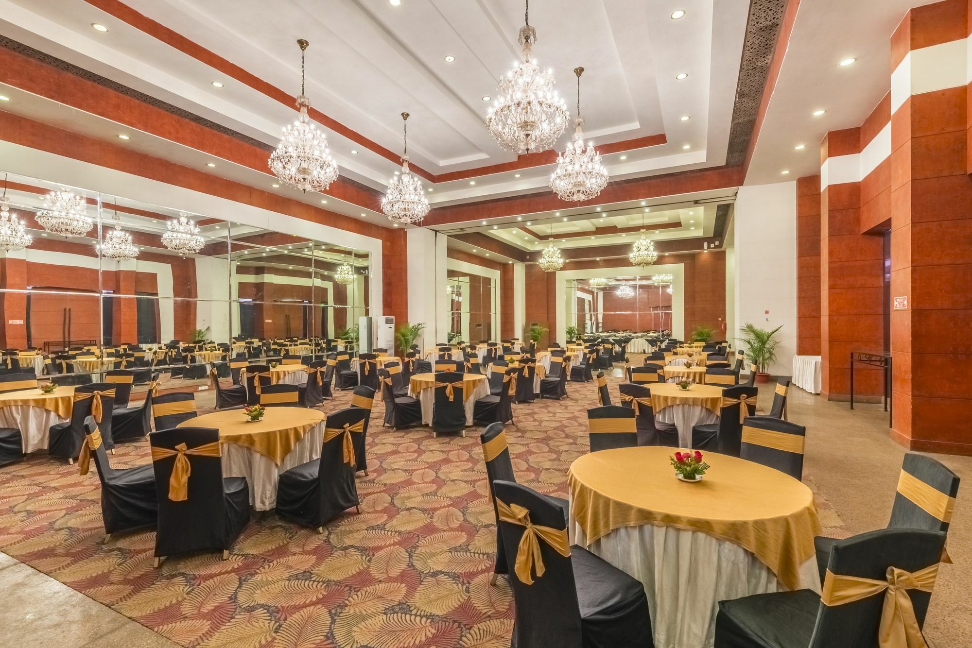 Hotel Hindusthan International, 부바네스 외부 사진