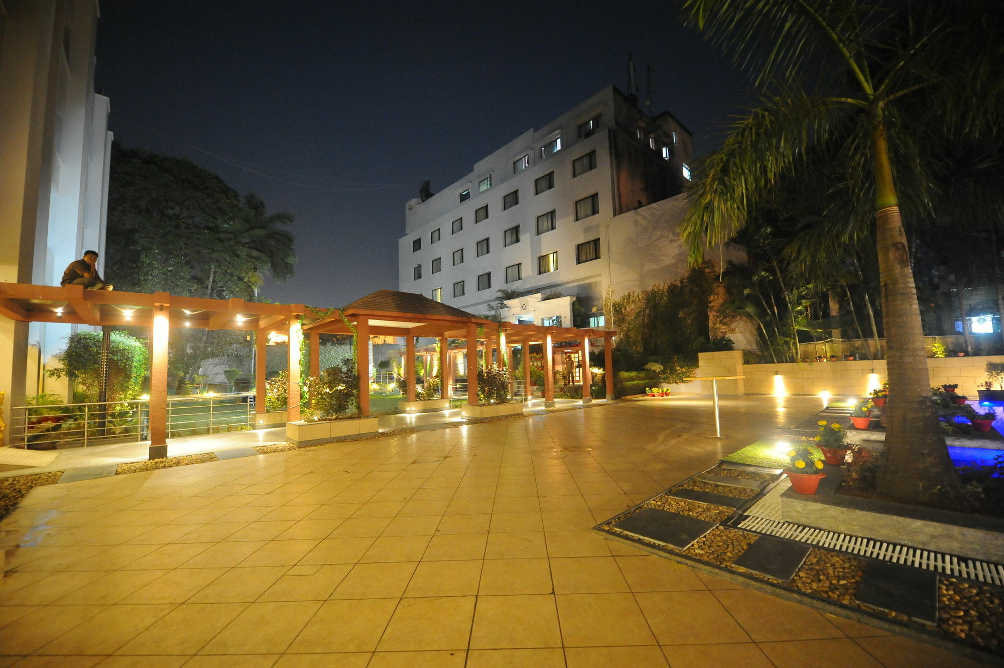 Hotel Hindusthan International, 부바네스 외부 사진