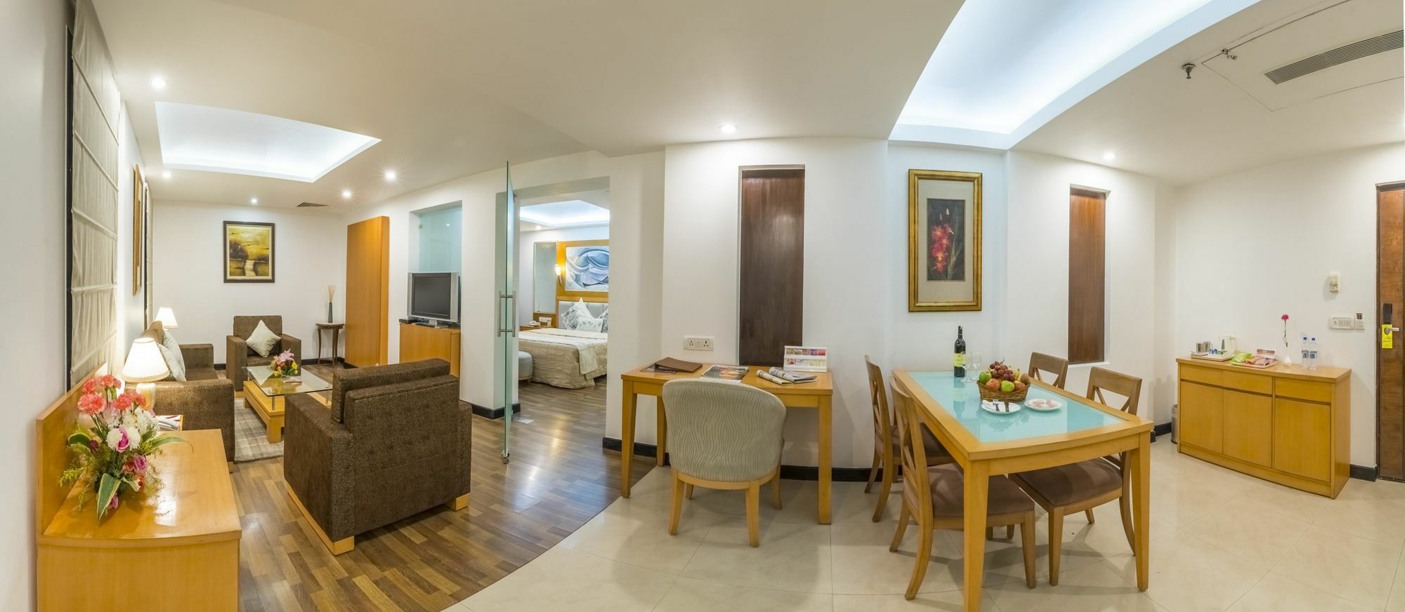 Hotel Hindusthan International, 부바네스 외부 사진